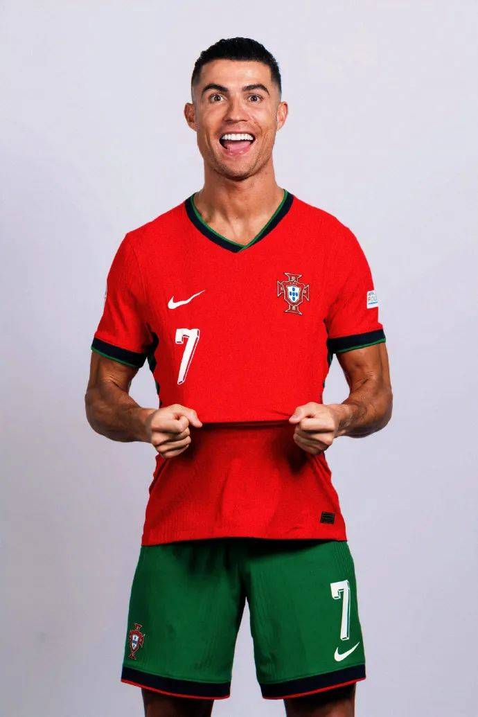 官方：36岁前韩国国脚奇诚庸与浦项制铁续约，签约至2026赛季末（官方确认：前韩国国脚奇诚庸（36岁）与浦项制铁续约，合同至2026赛季末）