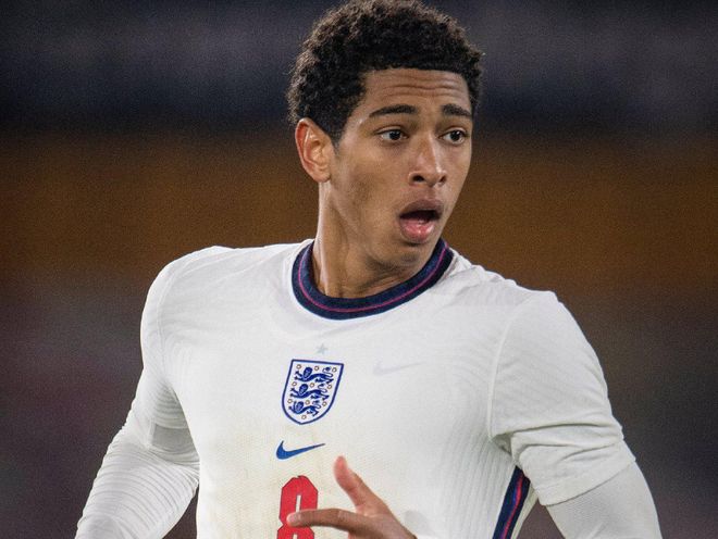 球迷在青年欧冠里对切尔西球员进行种族歧视，卡拉巴赫被罚款（因球迷在青年欧冠对切尔西球员实施种族歧视，卡拉巴赫遭罚款）