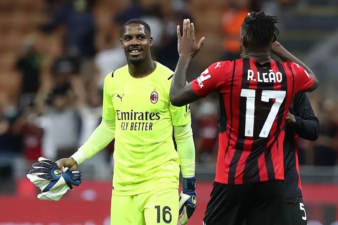 莱万：现在最好不要谈论亚马尔；合同的事我不着急